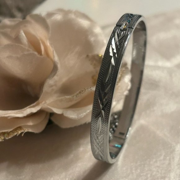 Jewelry - Silver Tone Bangle with Etched Design